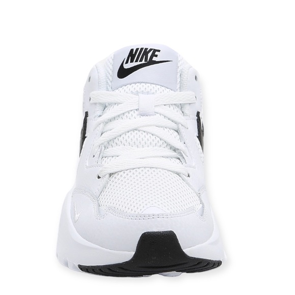 NIKE AIR MAX WOMAN’S RUNNING SNEAKERS SIZE 9.5 BLACK/WHITE - Picture 3 of 10